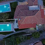 La Maddalena 8&1, Vasilius Villa