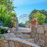 Villa La Maddalena 8&1, Vasilius