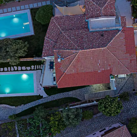 La Maddalena 8&1, Vasilius 빌라