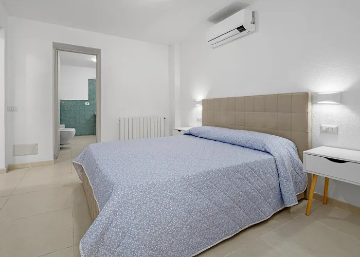 Villa La Maddalena 8&1, Vasilius *