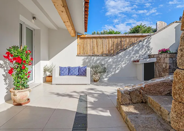 La Maddalena 8&1, Vasilius Villa *