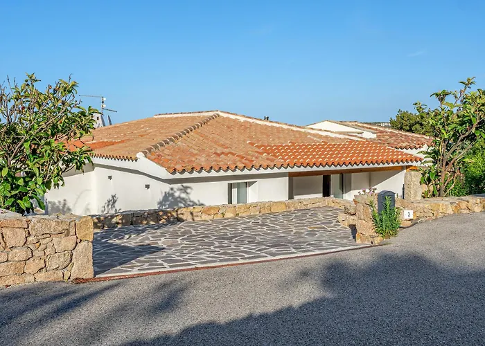 La Maddalena 8&1, Vasilius Villa