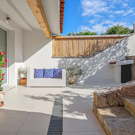 La Maddalena 8&1, Vasilius Villa *