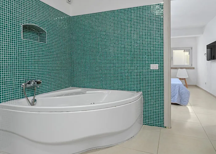 La Maddalena 8&1, Vasilius Villa