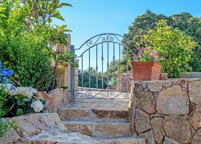 Villa La Maddalena 8&1, Vasilius